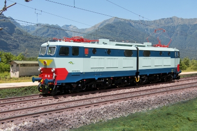 E 656 001